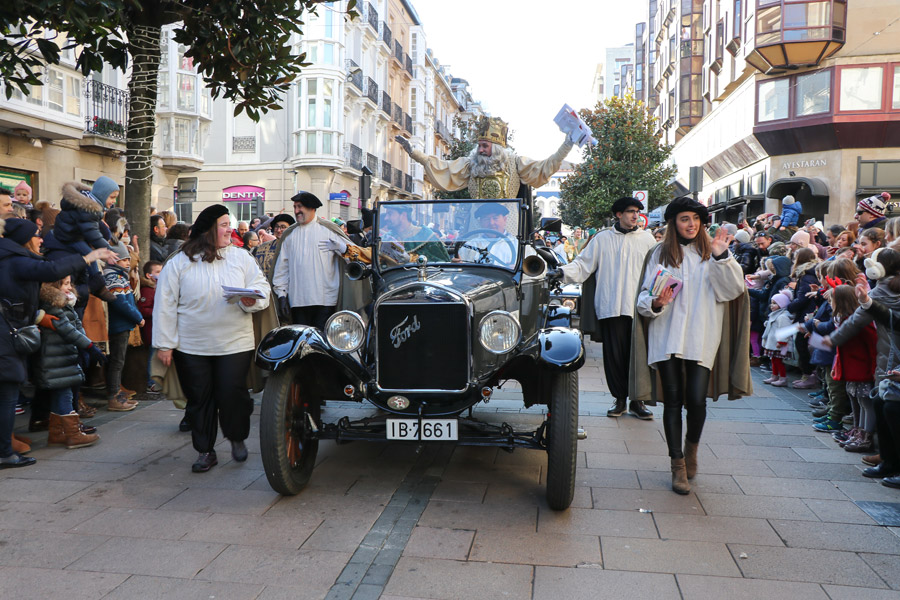 Cabalgatas de reyes en vehículos antiguos