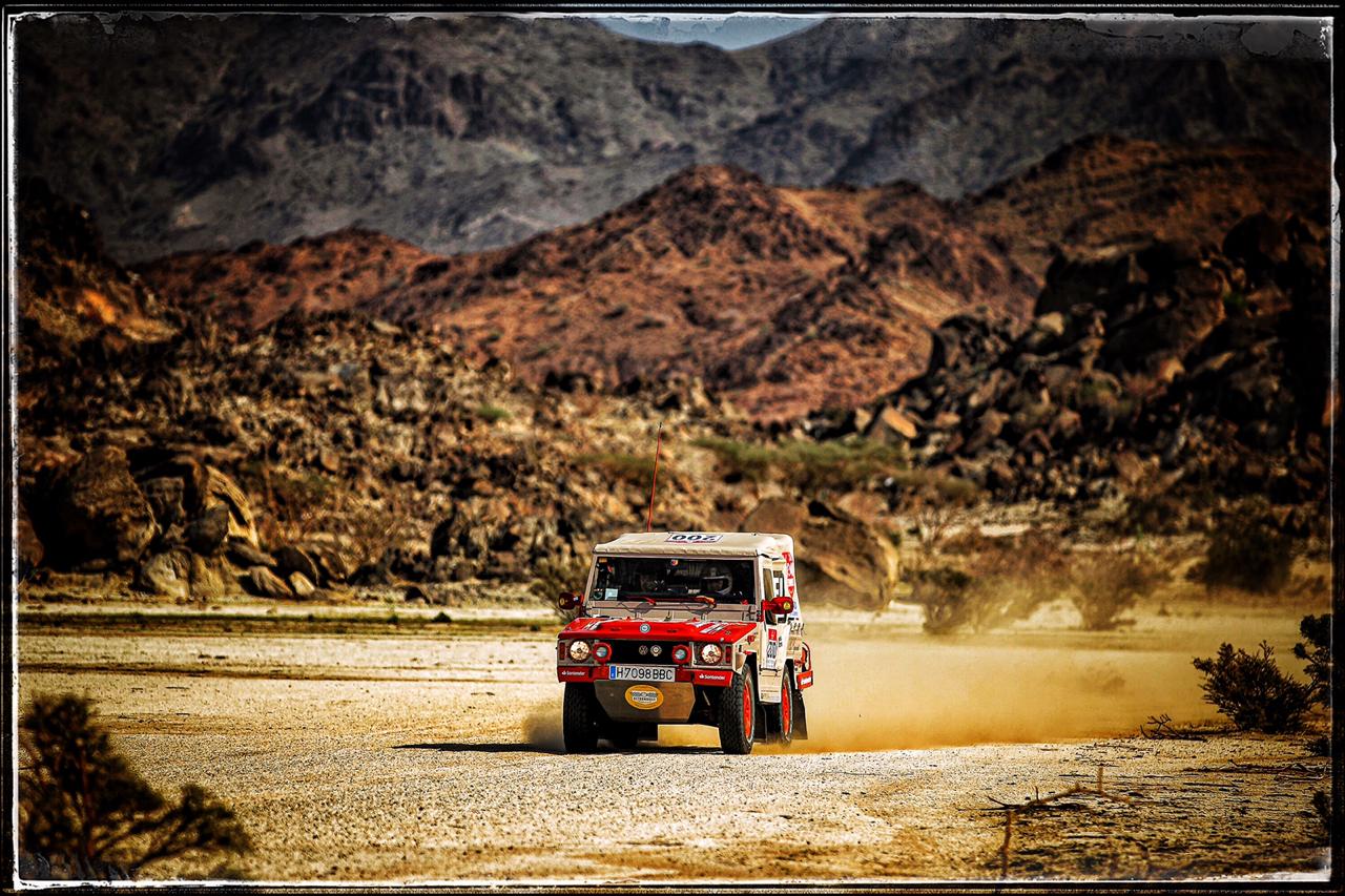 El equipo Euskadi 4x4  culmina su sueño en el I Dakar Classic